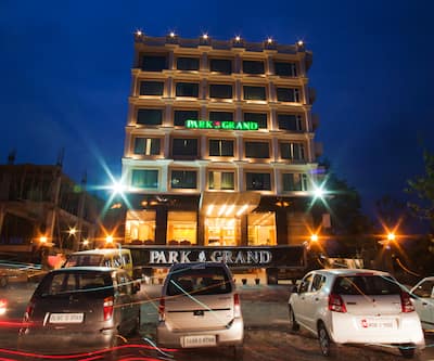 https://imgcld.yatra.com/ytimages/image/upload/t_hotel_yatra_city_desktop/v1391038065/Domestic Hotels/Hotels_Haridwar/Hotel Park Grand/Facade2~11.jpg